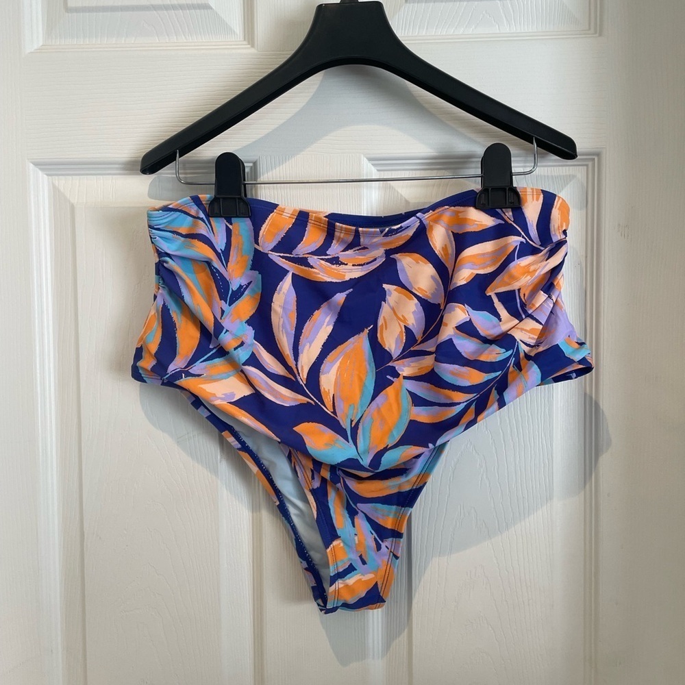 BNWOT women’s bikini bottom